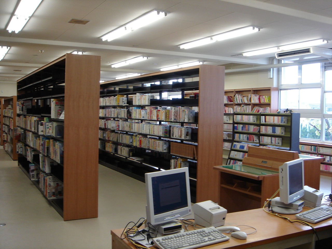 北島図書館の館内の写真